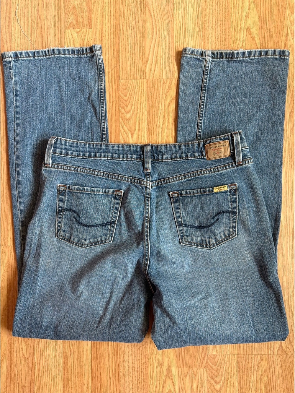 Levi Strauss Bootcut Blue Jeans Mid Rise Size 16 x 32